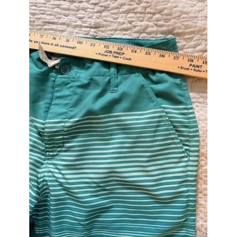 OAKLEY Swim Trunks‎ Men's Size 34 Green Stripe Board Surfer Logo Beach